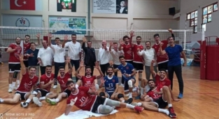 Alanya Belediyespor zirvede yerini koruyor