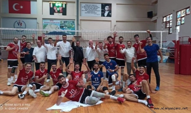 Alanya Belediyespor zirvede yerini koruyor