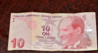 Alanya'da dilenci 10 TL'yi beğenmedi!