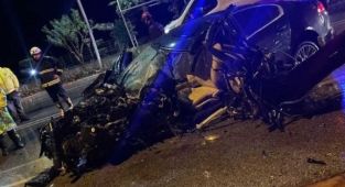 Alanya’da feci kaza! 2 otomobil kafa kafaya çarpıştı