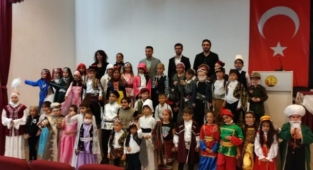 Alanya’da öğrenciler kahramanları canlandırdılar