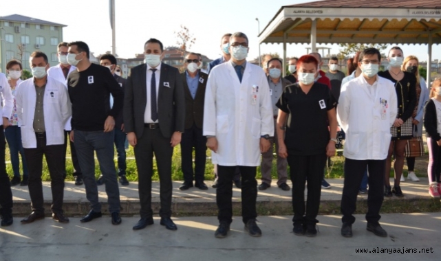 Alanya’da sağlık çalışanları Atatürk’ü unutmadı