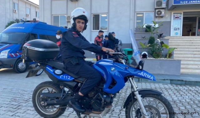 Alanya'da yaşayan engelli genç gönüllü askerlik yaptı
