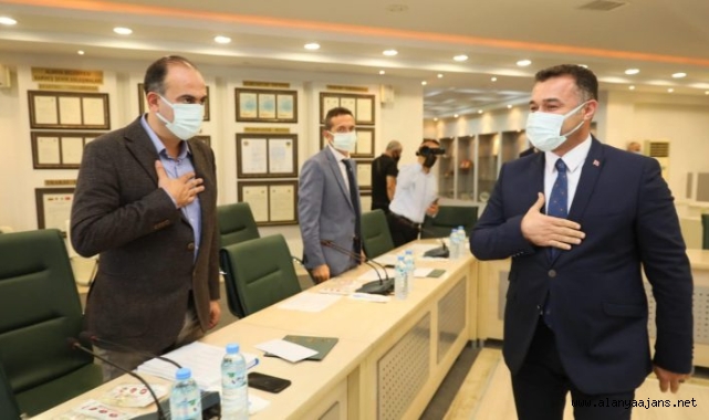 Alanya’daki büfeler tek tip oluyor