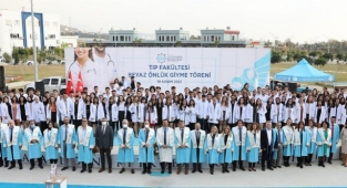 Alanya'nın genç hekimleri beyaz önlüklerini giydi