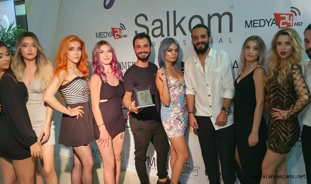 Alanyalı kuaförleri Yunus Kaba temsil etti
