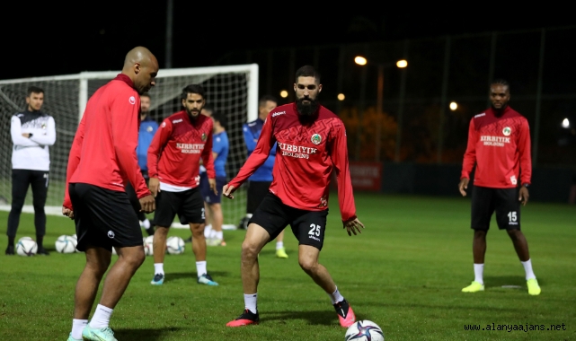 Alanyaspor, Beşiktaş maçı hazırlıklarını tamamladı