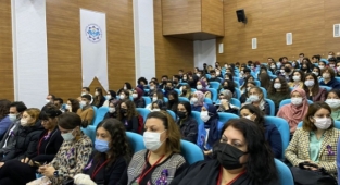 ALKÜ’de kadına şiddete özel panel ve çalıştay yapıldı