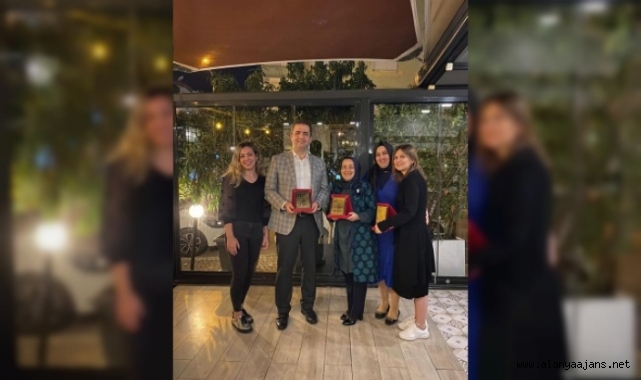 Kasapoğlu’na 20’nci yıl plaketi