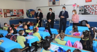 Kaymakam Ürkmezer okul ziyaretlerine devam ediyor