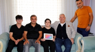 Şahin'den Alanya'da 3 yıl önce kaza geçiren gence anlamlı ziyaret