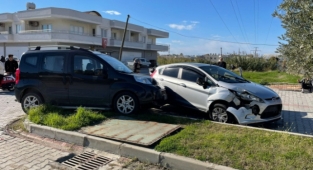 Alanya'da maddi hasarlı kaza!