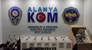 Alanya'da polisten sahte içki operasyonu