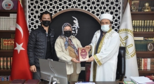 Alanya'da Rus uyruklu kadın Müslüman oldu