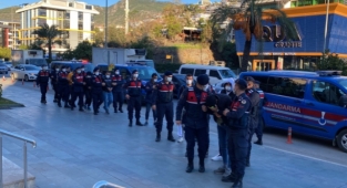 Alanya'da uyuşturucu operasyonunda 9 tutuklama