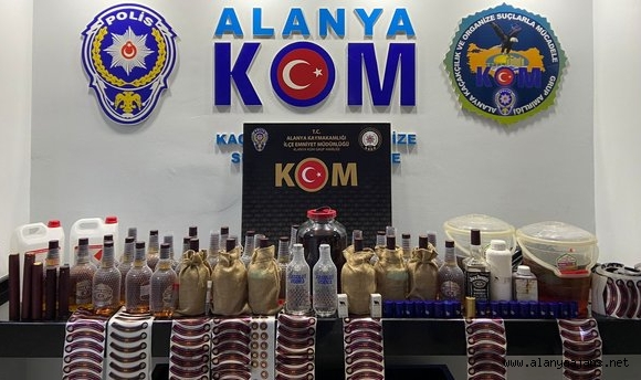 Alanya'da yılbaşı öncesinde polisten sahte içki operasyonu