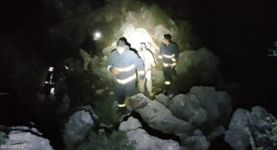 Alanya Kalesi’nde mahsur kalan Kırgız turistleri itfaiye kurtardı