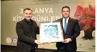 Alanya Kitap Günleri'ne ziyaretçi akını