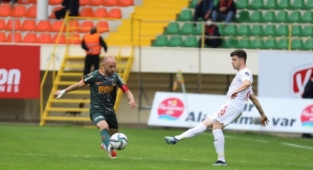 Alanyaspor evinde mağlup