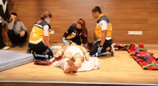 ALKÜ'lü öğrencilerin tatbikatı gerçeği aratmadı