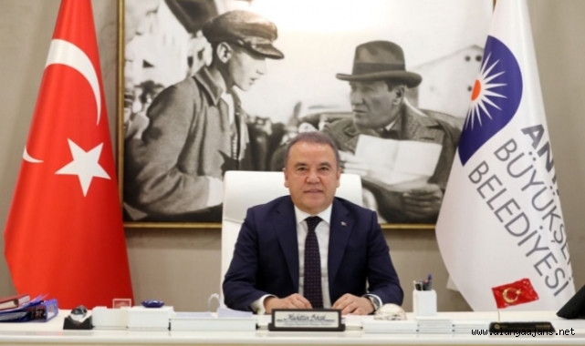 Başkan Böcek’ten saldırıya uğrayan şoföre geçmiş olsun telefonu