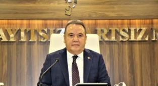 Başkan Böcek'ten ucuz ekmek müjdesi!