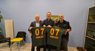 Başkan Çavuşoğlu'ndan Ezgü'ye ziyaret