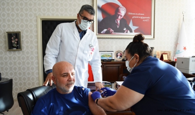 Başkan Çavuşoğlu’ndan vatandaşa aşı çağrısı!