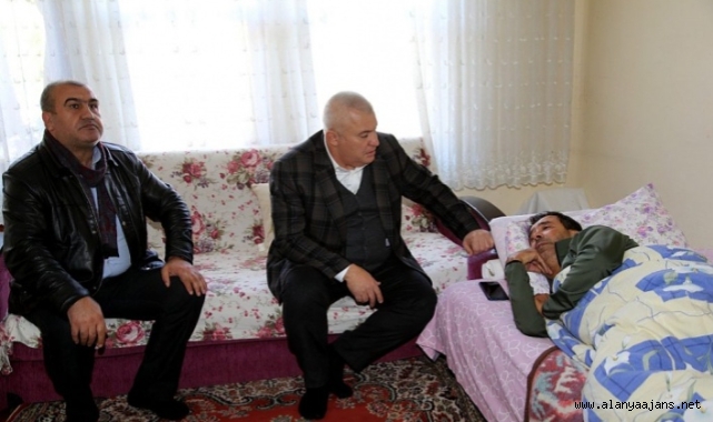 Başkan Şahin'den saldırıya uğrayan şoföre moral ziyareti