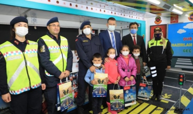 Kaymakam Ürkmezer, ‘Mobil Trafik Eğitimi’ etkinliğine katıldı