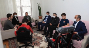 Kaymakam Ürkmezer ve eşinden aile ziyareti