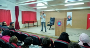 'Koşan Adam' Alanya'da öğrencilerle buluştu