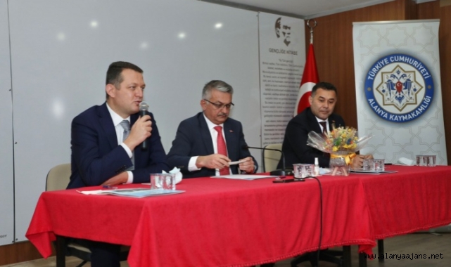 Vali Yazıcı Alanya’da muhtarlarla buluştu