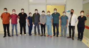 Yoğun bakımda süren 52 günlük yaşam savaşını kazandı