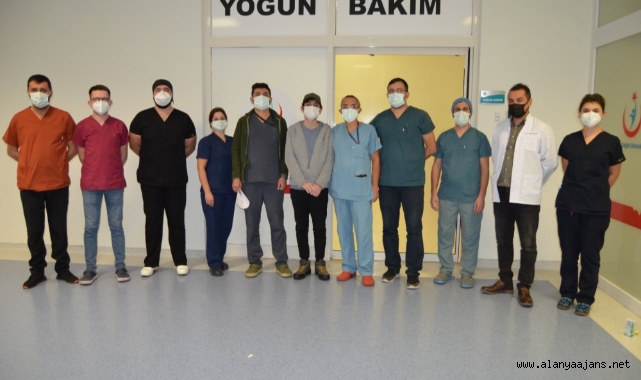 Yoğun bakımda süren 52 günlük yaşam savaşını kazandı