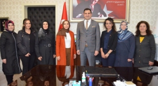 AK Kadınlardan aşı kampanyasına destek