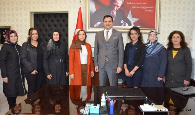 AK Kadınlardan aşı kampanyasına destek