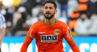 Akbaba dünya yıldızlarını solladı