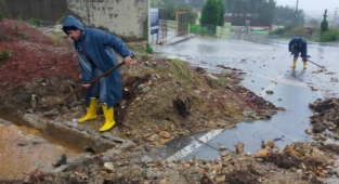 Alanya Belediyesi aşırı yağışlarda seferber oldu