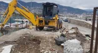 Alanya Belediyesi gece gündüz sahada