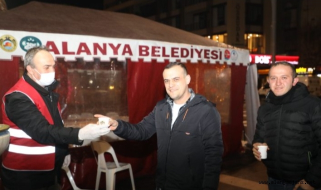 Alanya Belediyesi’nden vatandaşa çorba ikramı