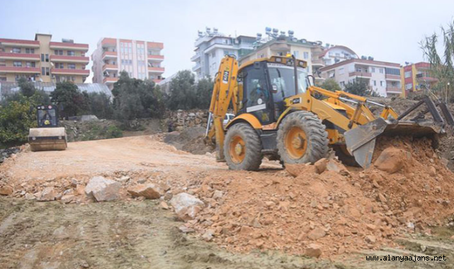 Alanya Belediyesi yol çalışmalarına hız kesmeden devam ediyor