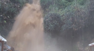 Alanya'da dere taştı