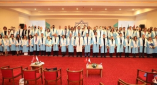 Alanya’da ‘en etkili bilim insanları’na belgeleri verildi