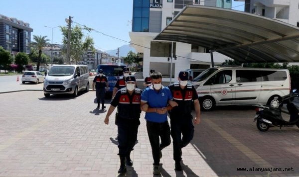 Alanya'da eş katili kocanın davası ertelendi