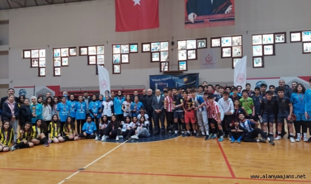 Alanya’da Futsal şampiyonları belli oldu
