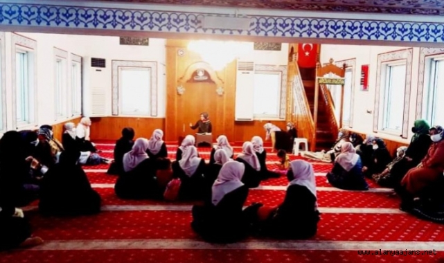 Alanya'da kadınlara yönelik vaaz irşat programı düzenlendi