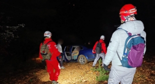 Alanya'da mahsur kalan vatandaşları AKUT kurtardı