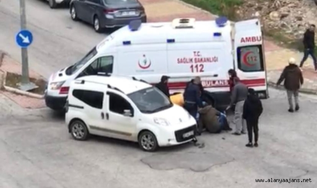 Alanya’da panikleyen motosiklet sürücüsü yola savruldu