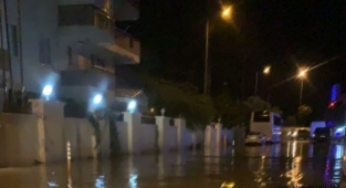 Alanya'da sağanağın ardından siteyi su bastı